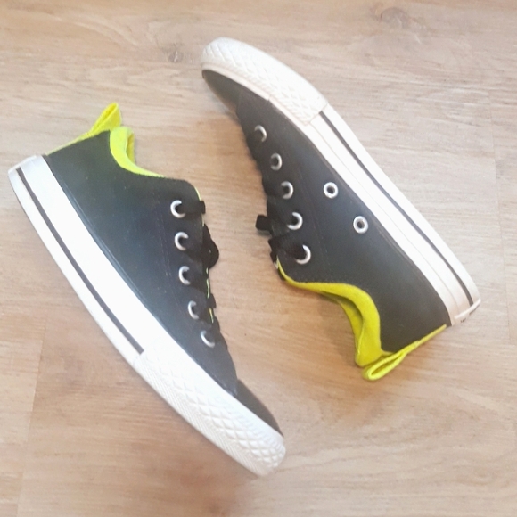 Converse Boy's Chuck Taylor All Star Low Top Sneakers - Junior 13 Black/Neon - Picture 3 of 12